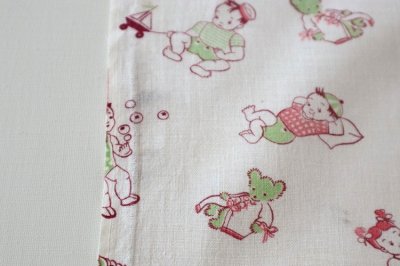 画像2: アメリカ製　ヴィンテージフィードサック　子供とくまさん