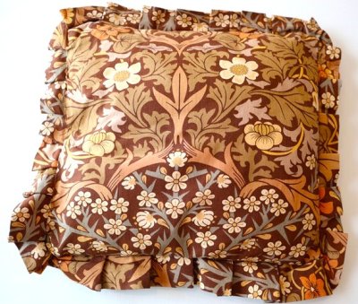 画像1: イギリス製　ヴィンテージクッション　William Morris　