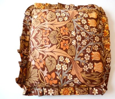 画像1: イギリス製　ヴィンテージクッション　William Morris　