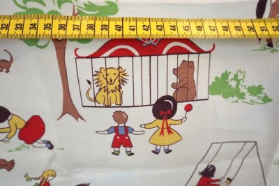 画像2: アメリカ製　ヴィンテージ　ファブリック　子供と公園