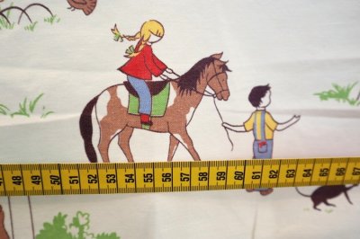 画像1: アメリカ製　ヴィンテージ　ファブリック　子供と公園