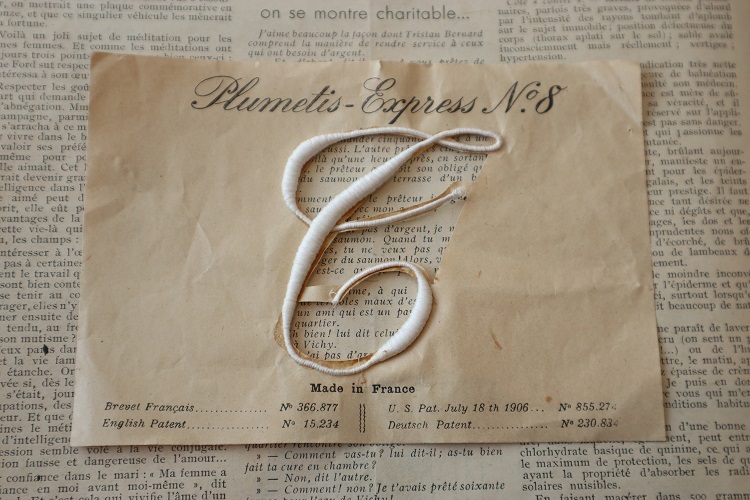 画像1: フランス製　ヴィンテージ　イニシャル刺繍　モチーフ (1)
