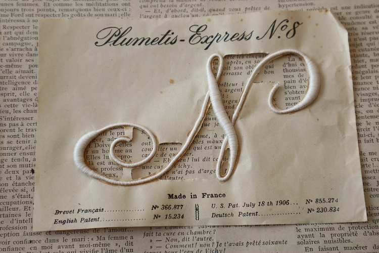 画像1: フランス製　ヴィンテージ　イニシャル刺繍　モチーフ (1)